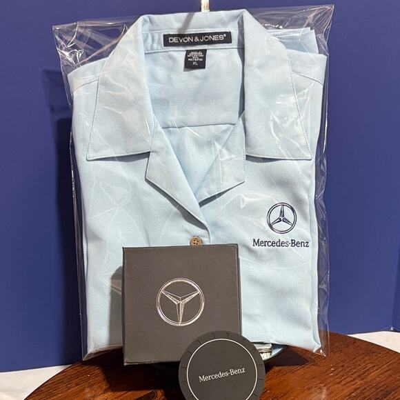 Mercedes-Benz Devon & Jones Women's Light Blue Button Down Shirt Bundle - Picture 1 of 10